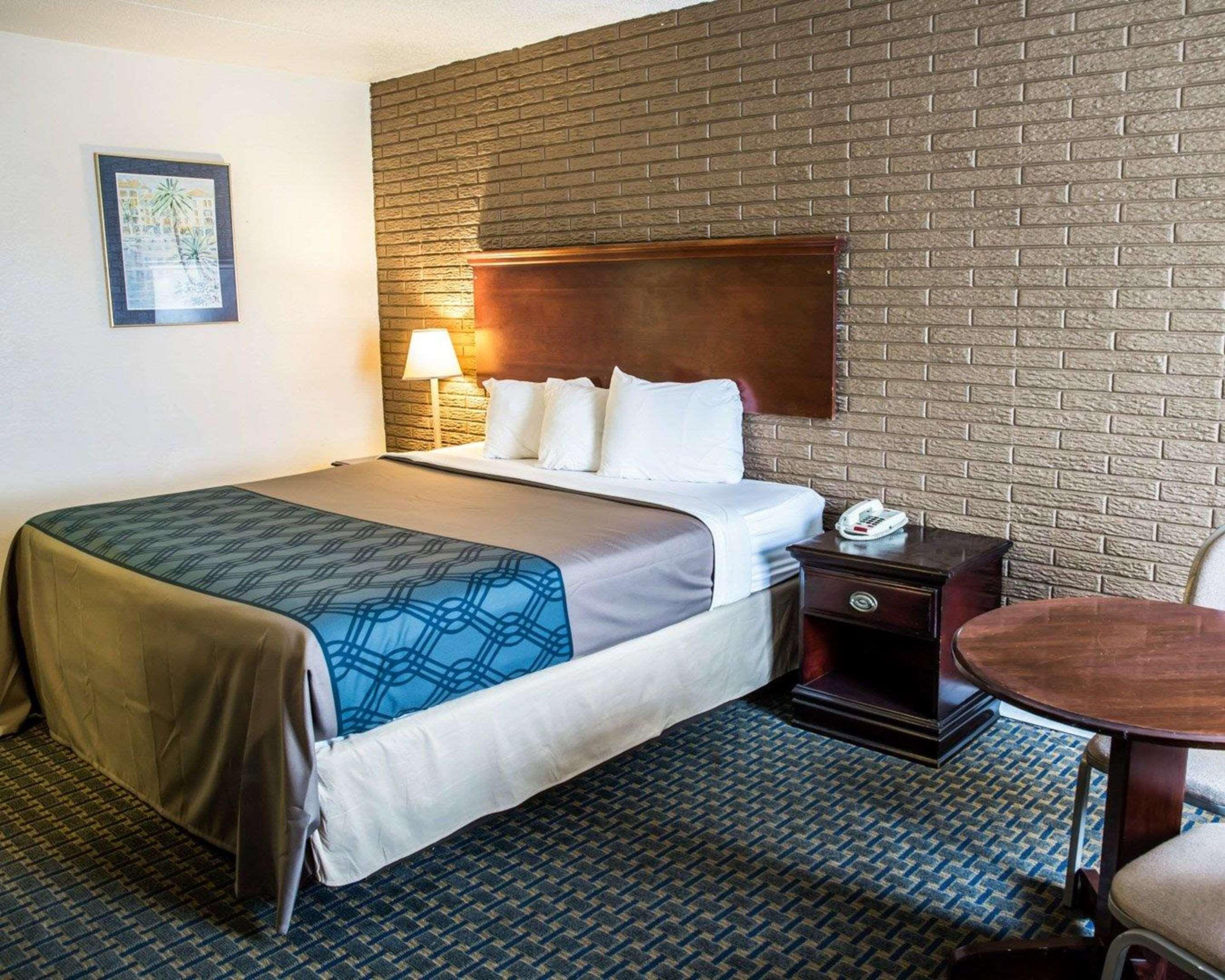 Rodeway Inn & Suites Wilmington North Exteriér fotografie