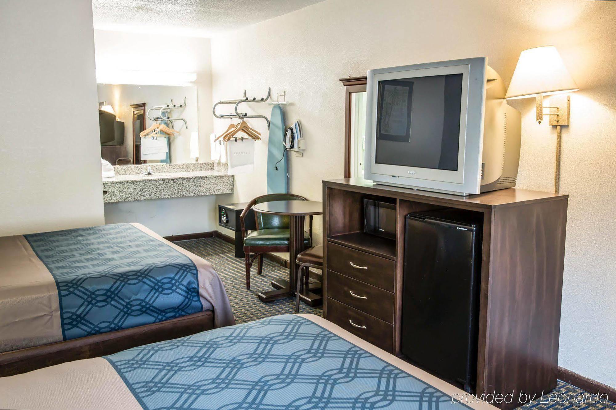 Rodeway Inn & Suites Wilmington North Exteriér fotografie
