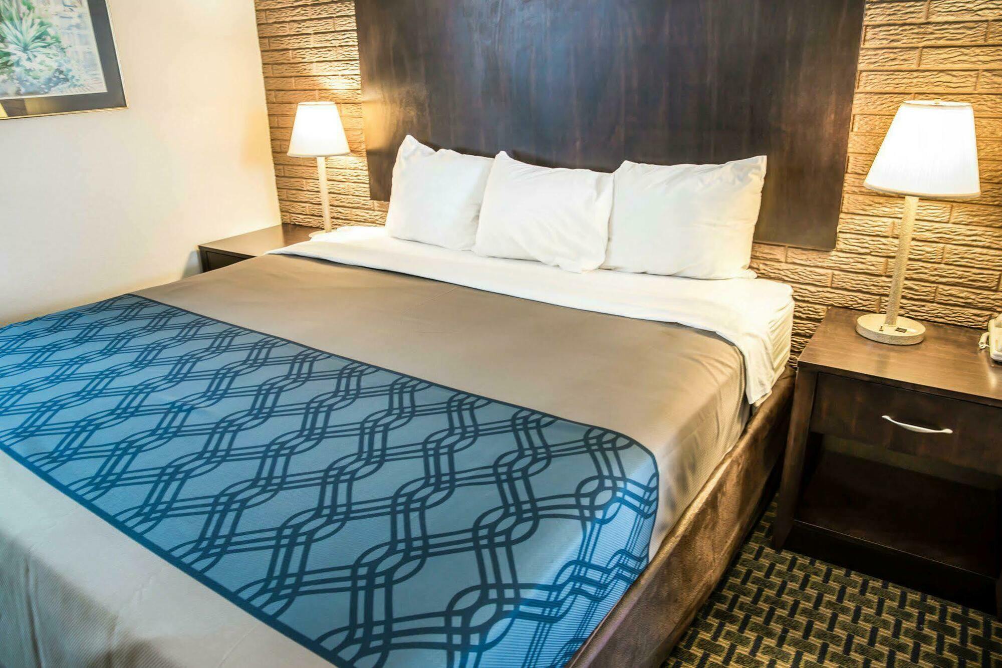 Rodeway Inn & Suites Wilmington North Exteriér fotografie